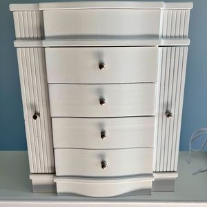 White jewelry box